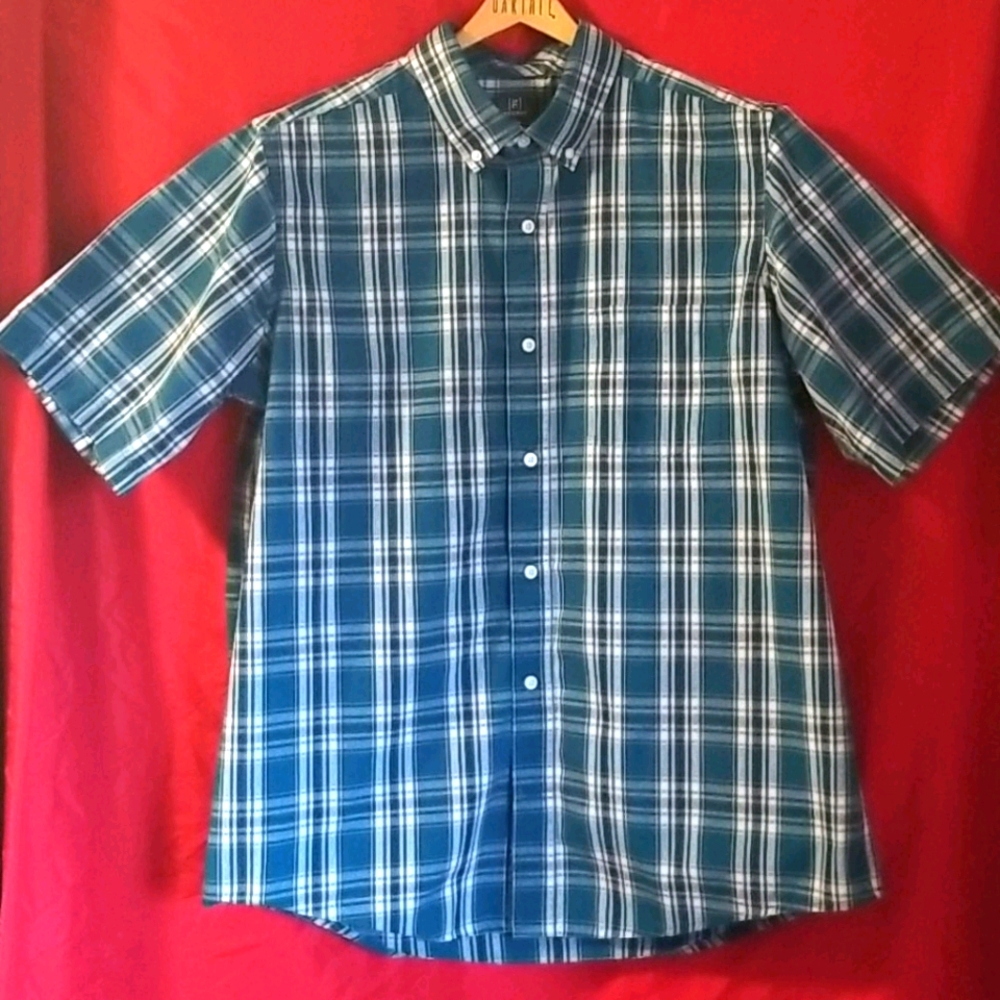 Men's plaid button down shirt